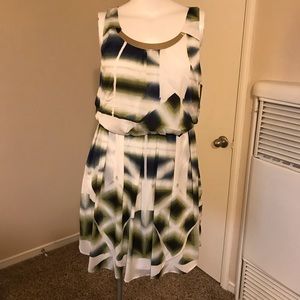 Vince Camuto patterned dress with gold accent